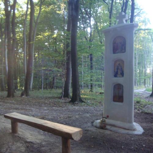 ... našli sa dobrí ľudia a  dali  Božiu muku celú  do nového šatu.´