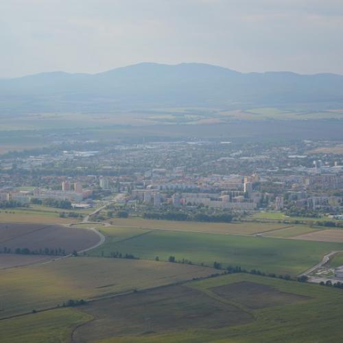 Topoľčany a pod kopcami Bojná